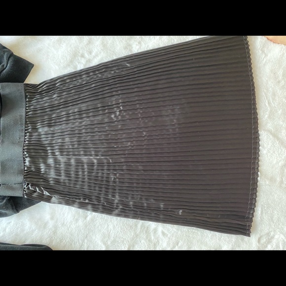 Skirt - Picture 2 of 3